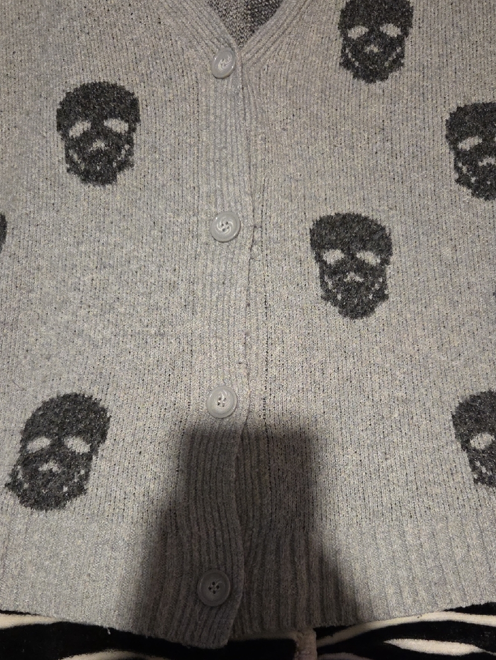 No Boundaries Skull Sweater - Picture 3 of 5